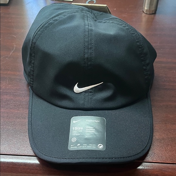 Nike Black Featherlight Cap - Picture 1 of 2